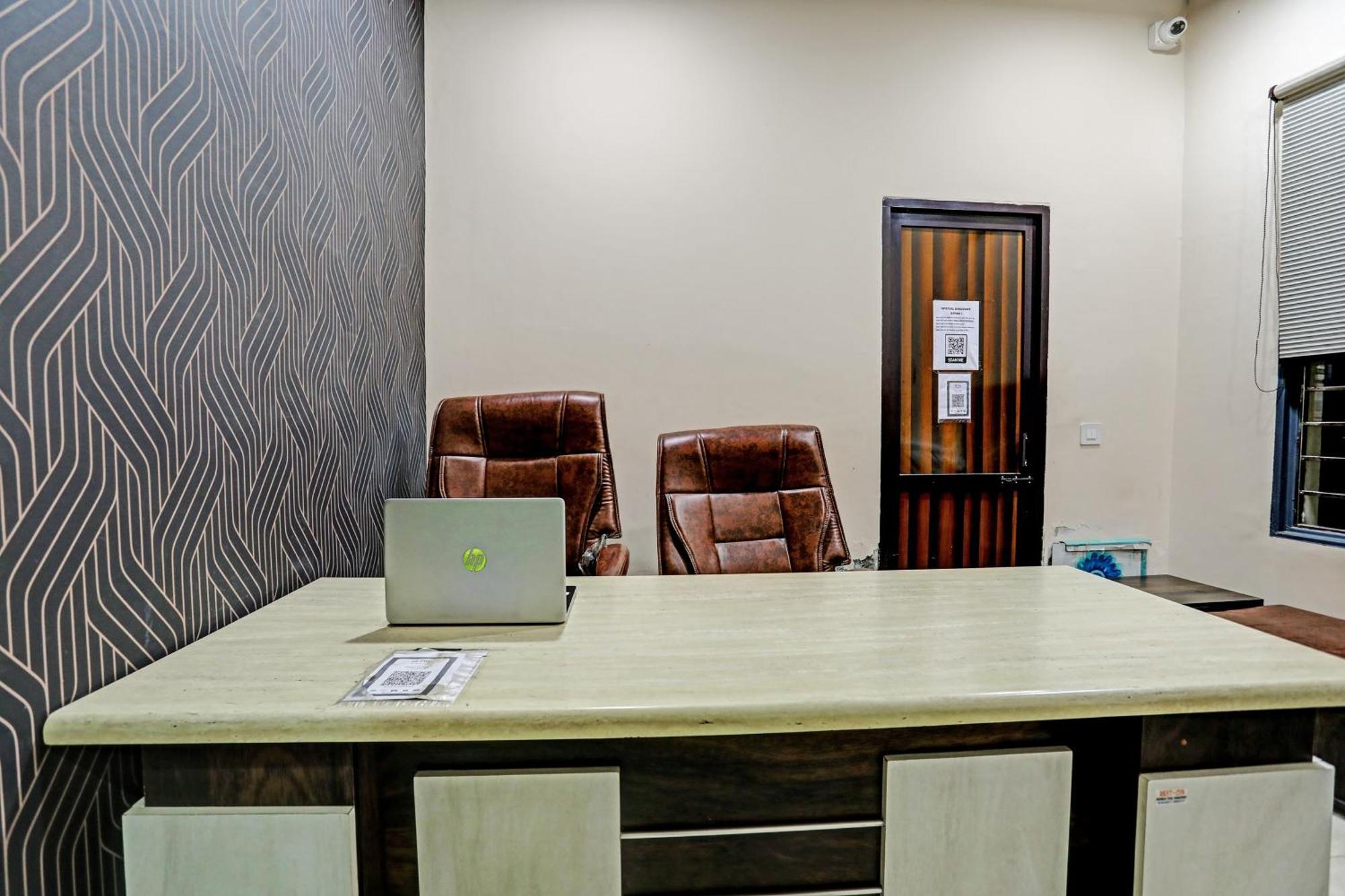 Dream Lounge Hotel Jalandhar Eksteriør billede